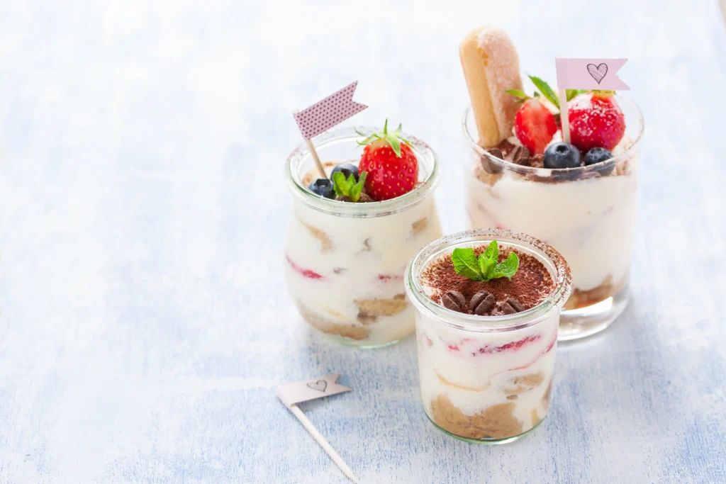 yogurt dengan tambahan topping