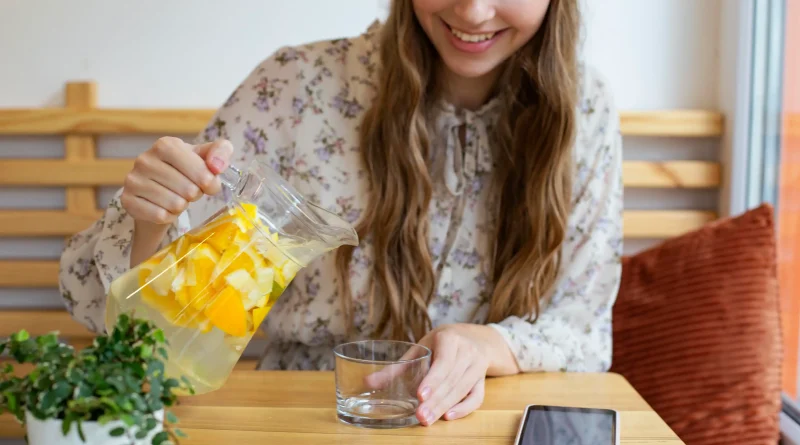 konsumsi infused water bikin metabolisme lancar