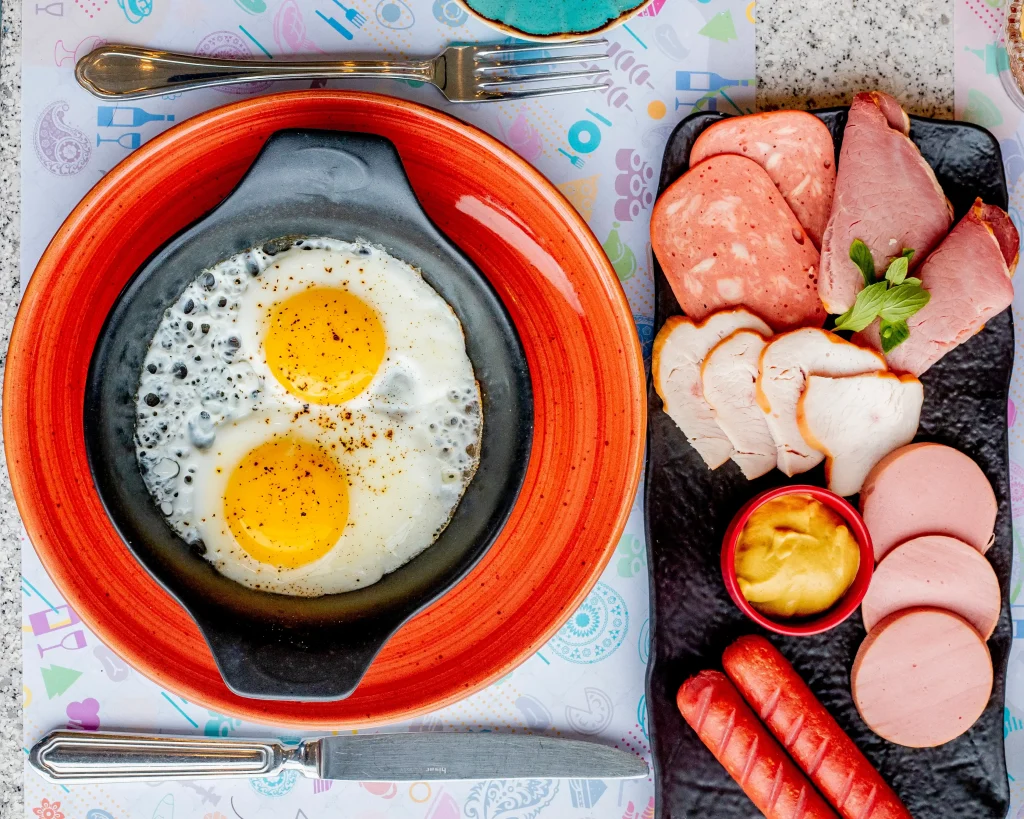 diet karnivor sulit dipertahankan dan berdampak pada pola makan tidak seimbang