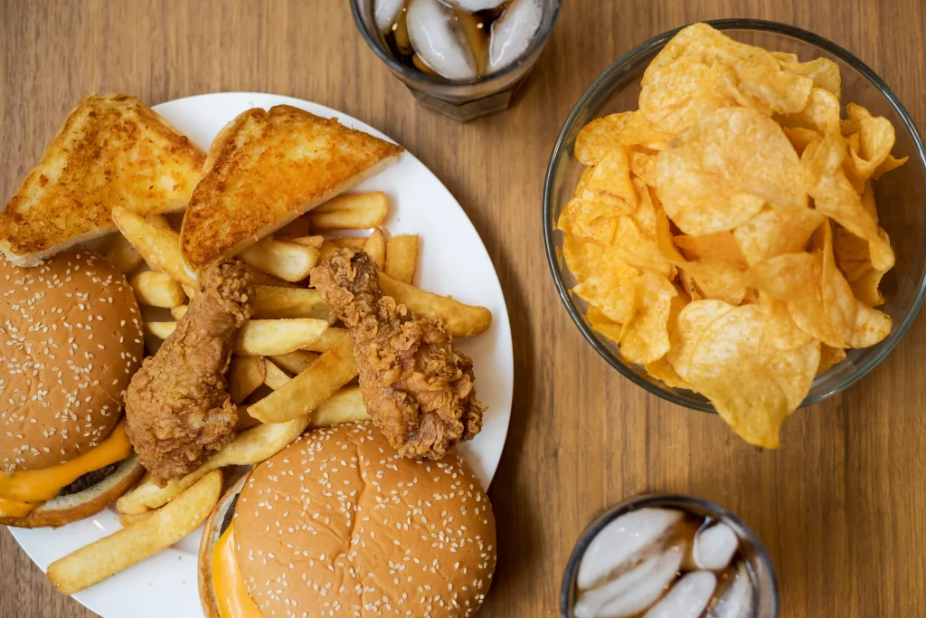 alasan hyper-palatable food bikin susah berhenti makan